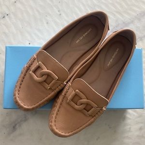 Antonio Melani Flats